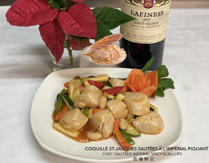 Coquilles St-Jacques sautées à l’impérial piquant