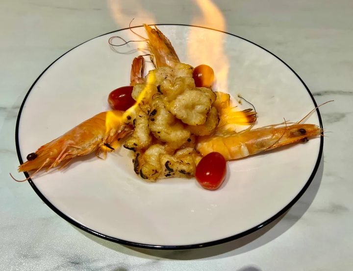 Langostinos flambeados (pelados) con salsa dulce