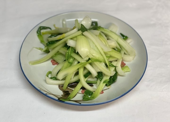 Verduras exóticas de temporada salteadas