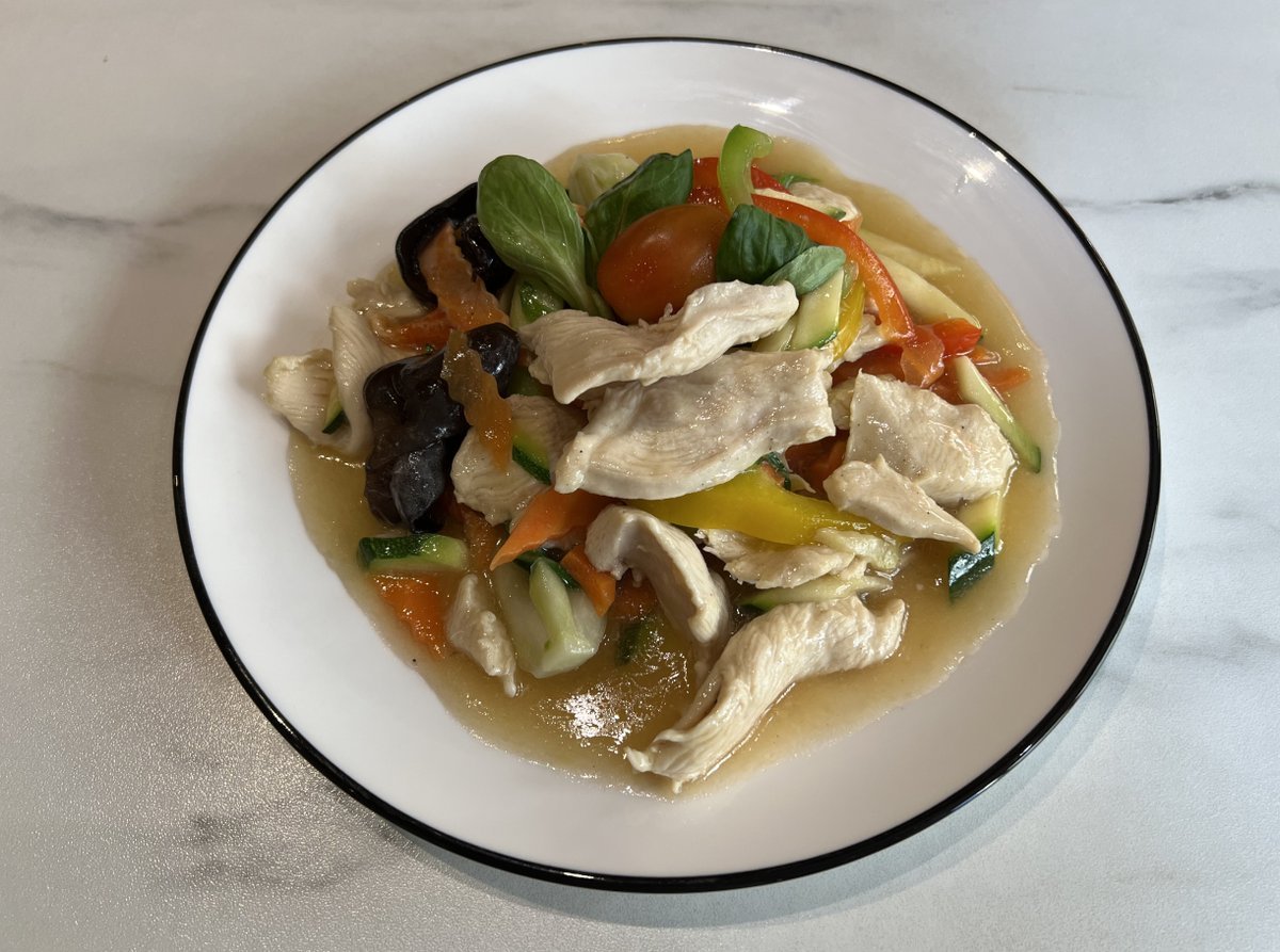 Stir-fried chicken with vegetables