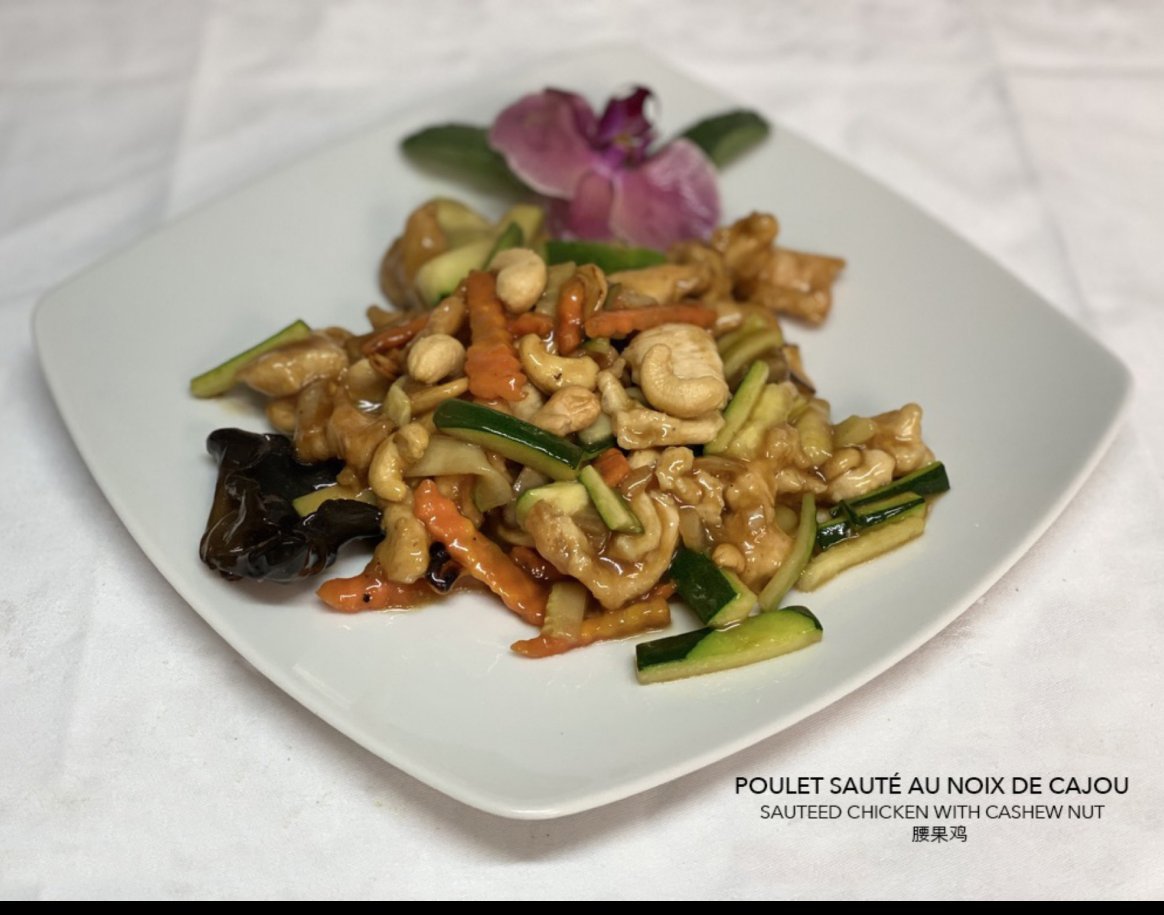 Pollo salteado con anacardos